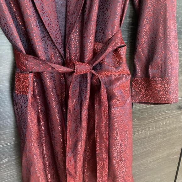 Vintage Long Silky Brocade Kimono Robe Size Medium - Picture 2 of 9